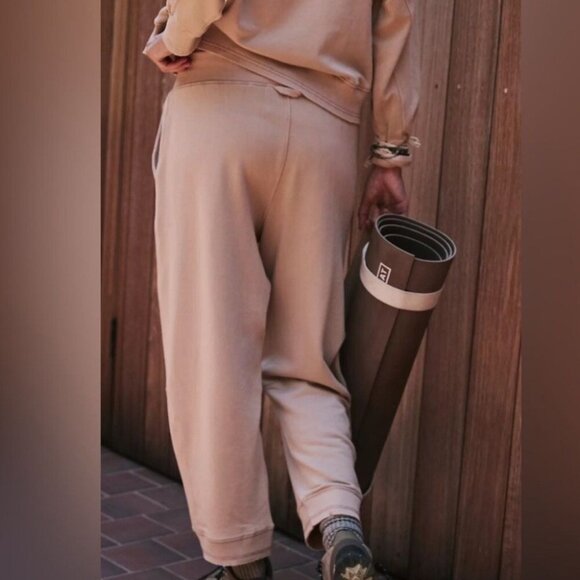 NWT Free People x Hatch Maternity Intercept Pants Small Desert Sand Loose Sweats - Picture 3 of 12